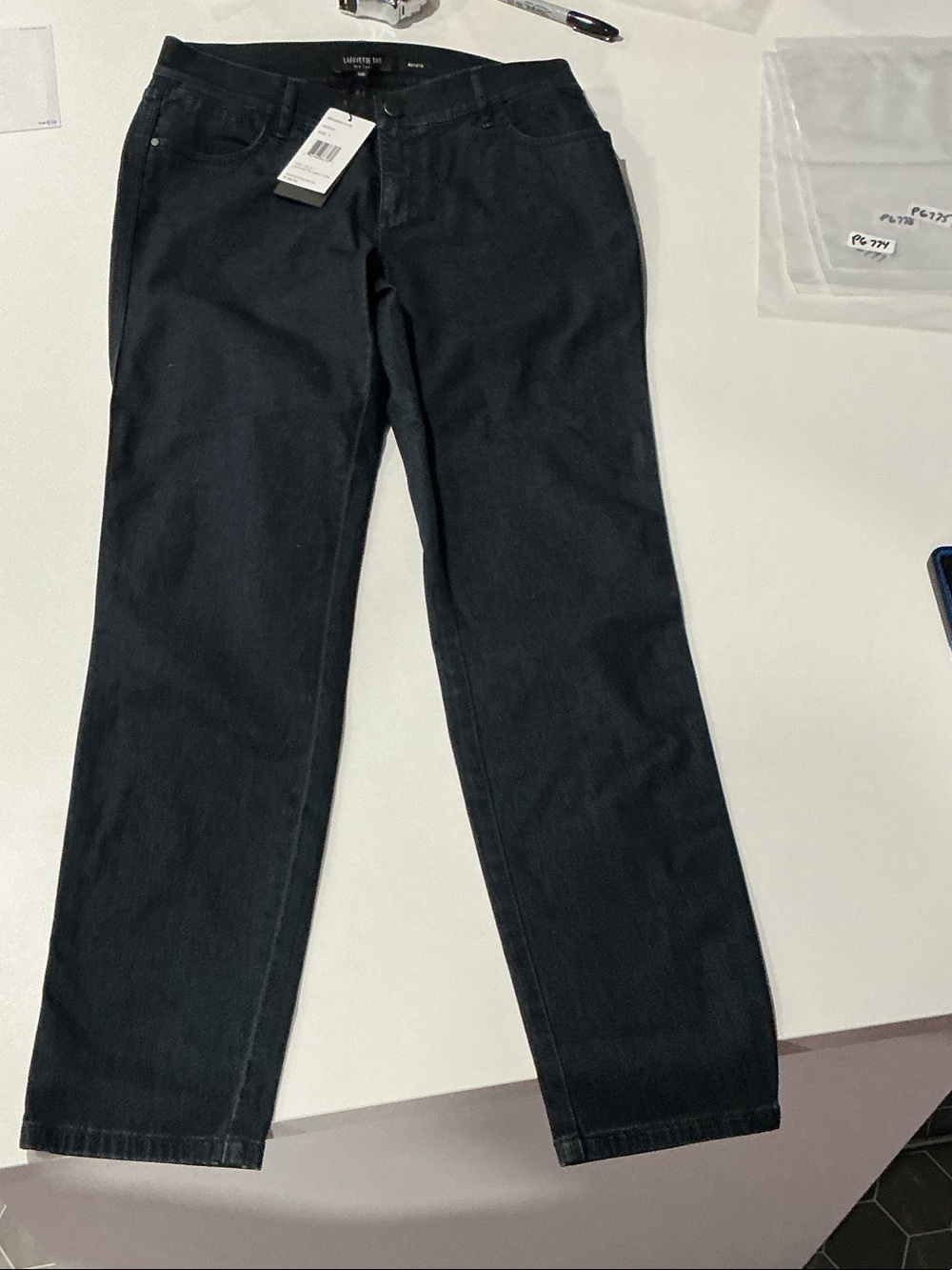Lee Men's Straight-Leg Chinos in Black